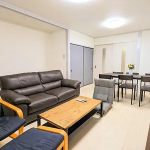 アパート Jr西九条徒歩4分！最大12名宿泊可能！貸切一軒家！usj、梅田アクセス良好！１f広々リビングあり！